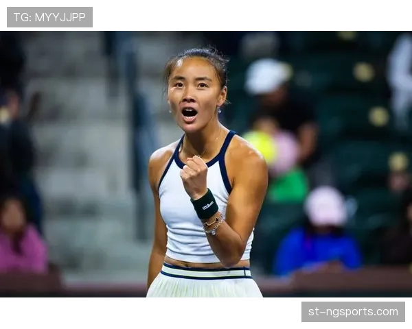 袁悦居然穿着睡衣出镜了？都快忘了她不是明星！