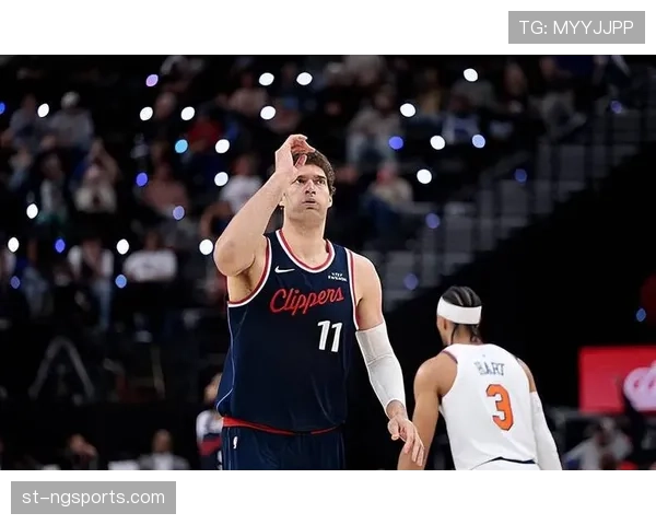 布鲁克·洛佩斯内线掩护提升禁区效率显著拉开对手防线